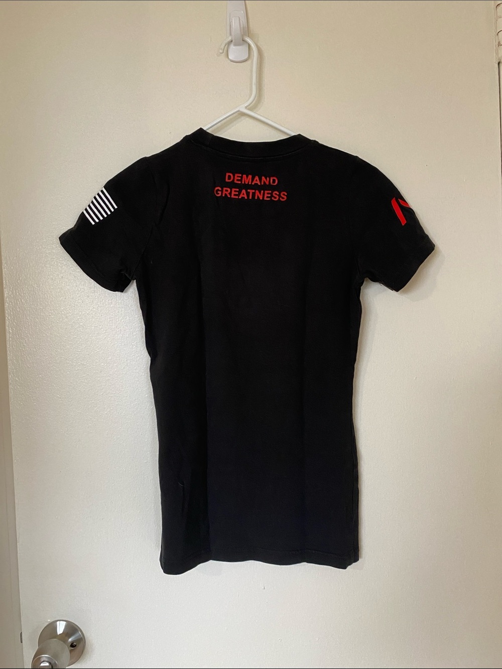 A7 Demand Greatness Meet T-Shirt Black Red in Womens Size Small | American Flag - Picture 3 of 4
